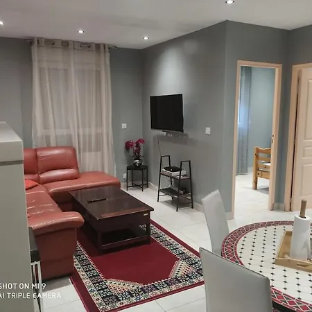 Holiday home Charmante Maison 4 Personnes Proche De Paris Carrieres-sous-Poissy
